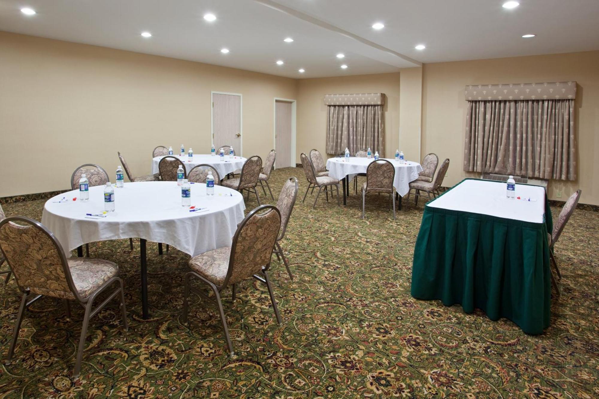 Holiday Inn Express Hotel & Suites Marion By Ihg Exterior photo