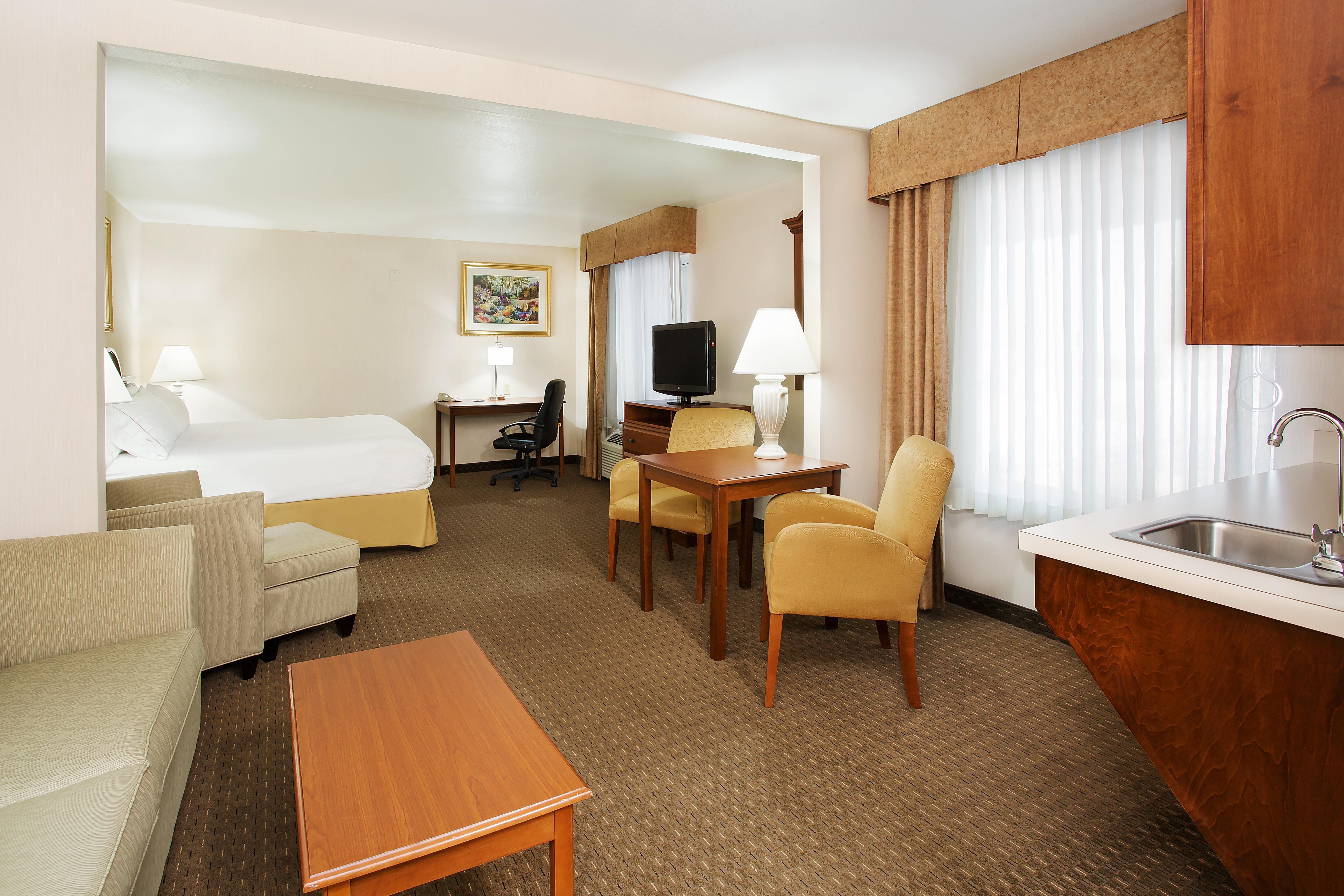 Holiday Inn Express Hotel & Suites Marion By Ihg Exterior photo