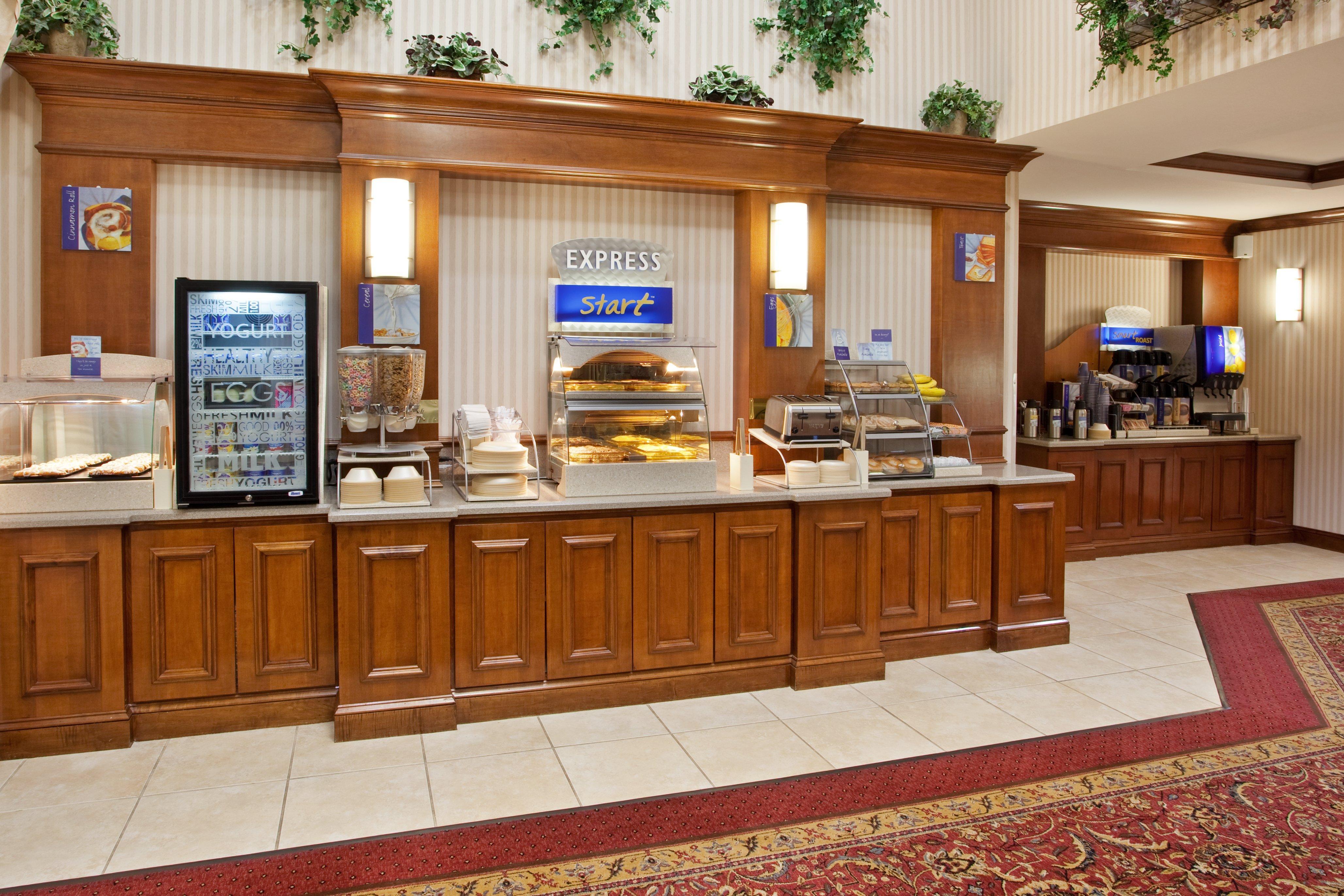Holiday Inn Express Hotel & Suites Marion By Ihg Exterior photo