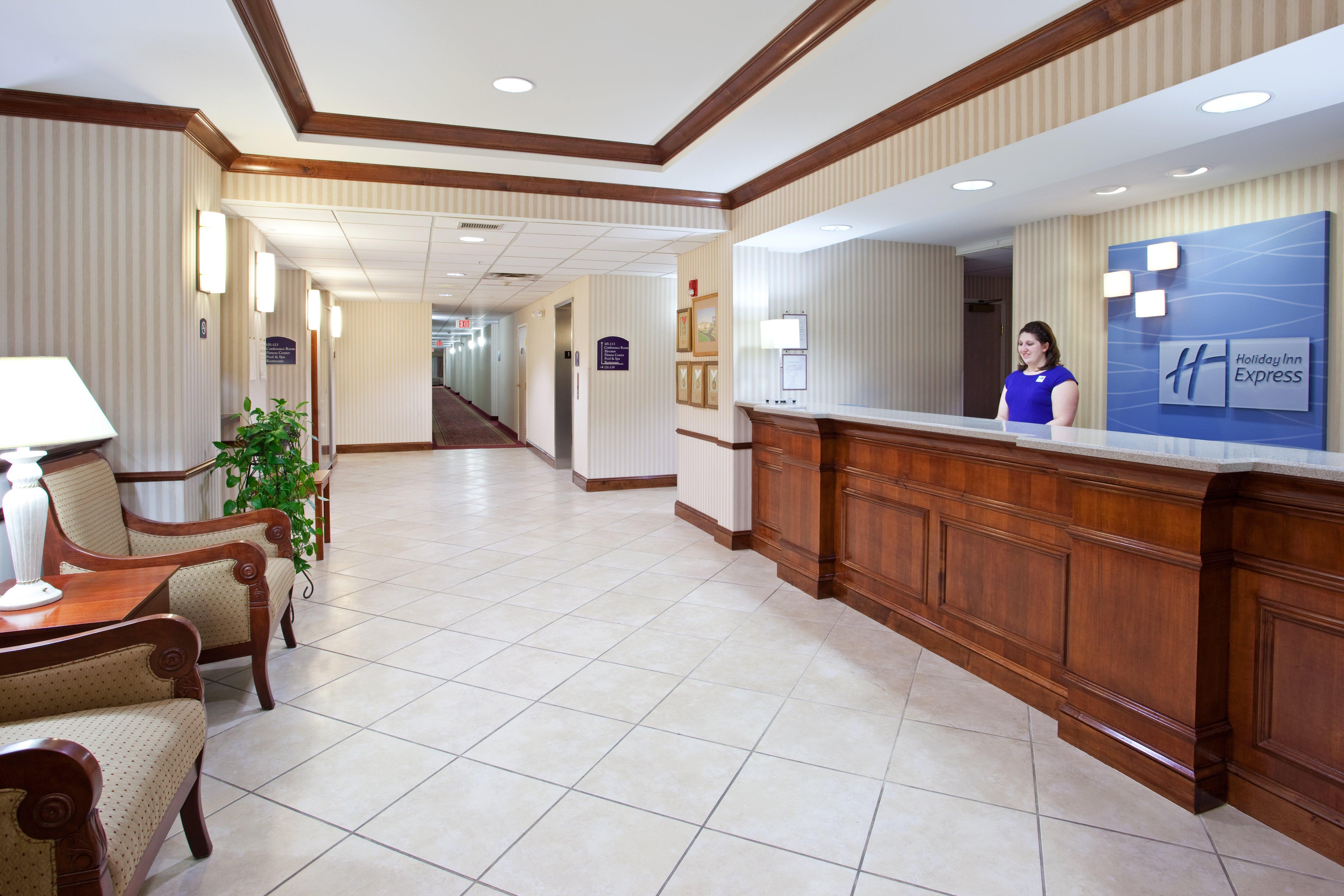 Holiday Inn Express Hotel & Suites Marion By Ihg Exterior photo