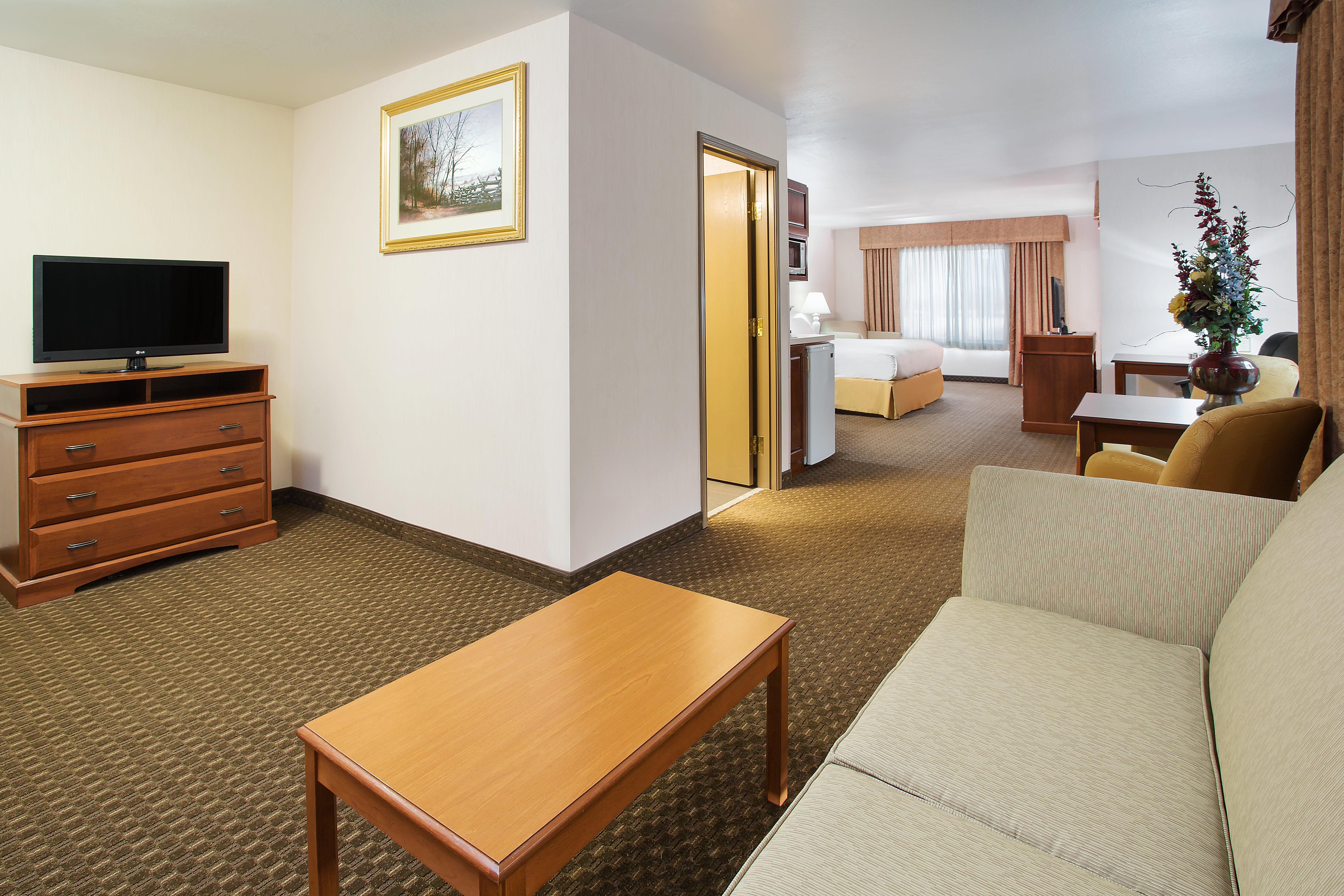 Holiday Inn Express Hotel & Suites Marion By Ihg Exterior photo