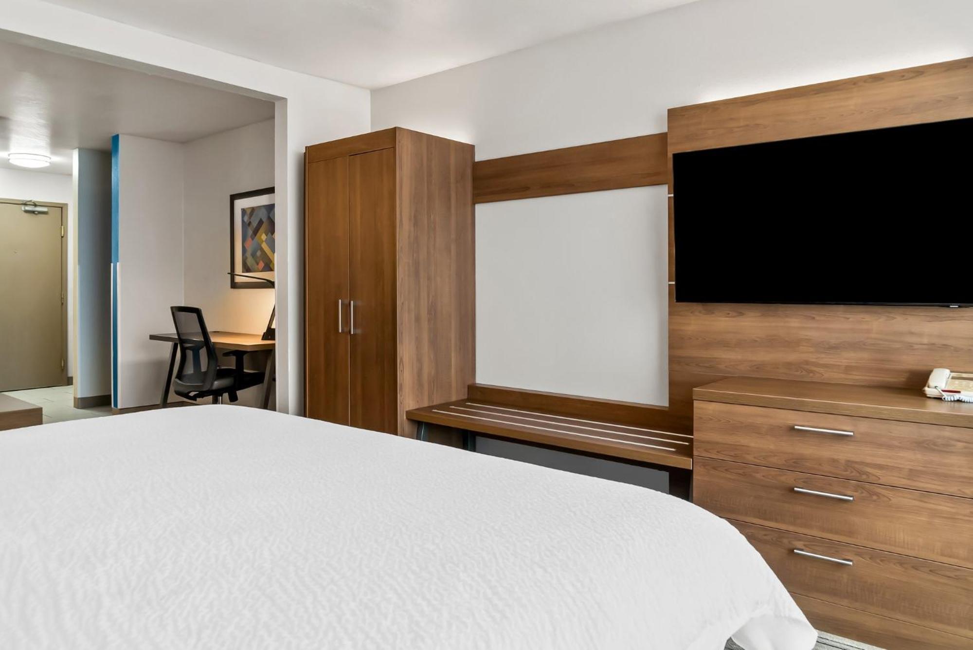 Holiday Inn Express Hotel & Suites Marion By Ihg Exterior photo