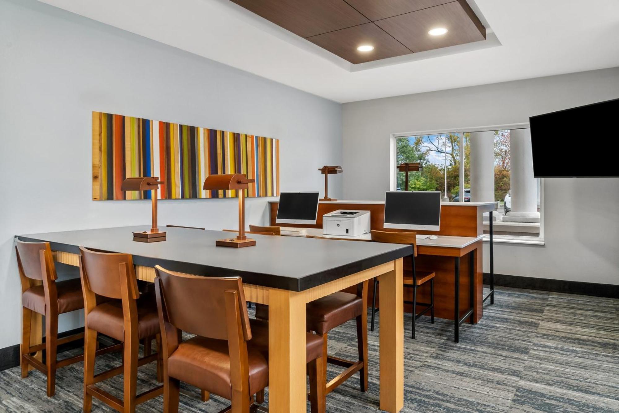 Holiday Inn Express Hotel & Suites Marion By Ihg Exterior photo
