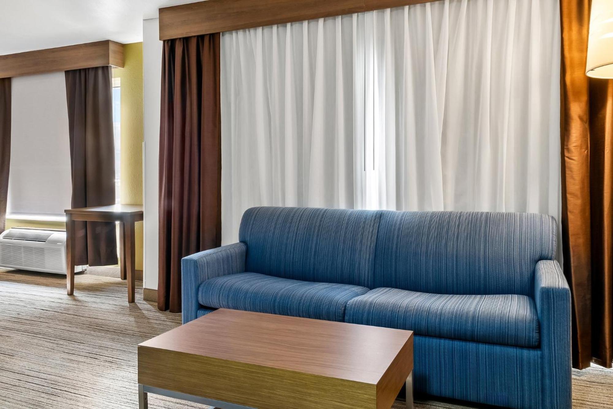Holiday Inn Express Hotel & Suites Marion By Ihg Exterior photo
