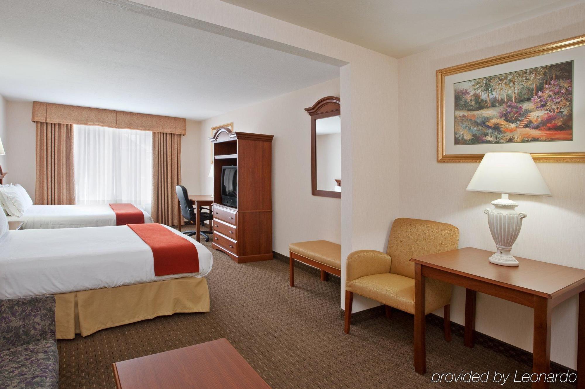 Holiday Inn Express Hotel & Suites Marion By Ihg Room photo
