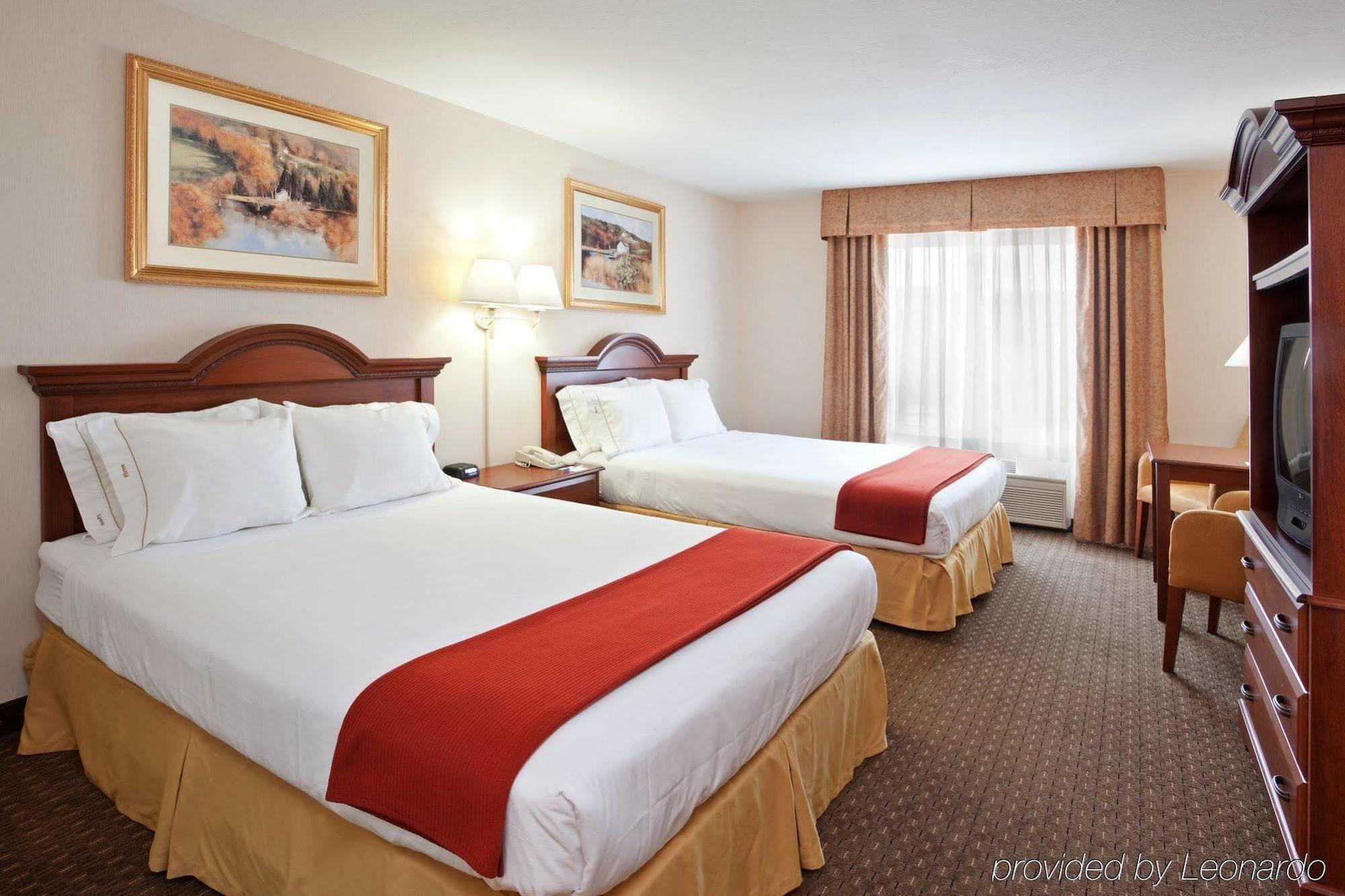 Holiday Inn Express Hotel & Suites Marion By Ihg Exterior photo